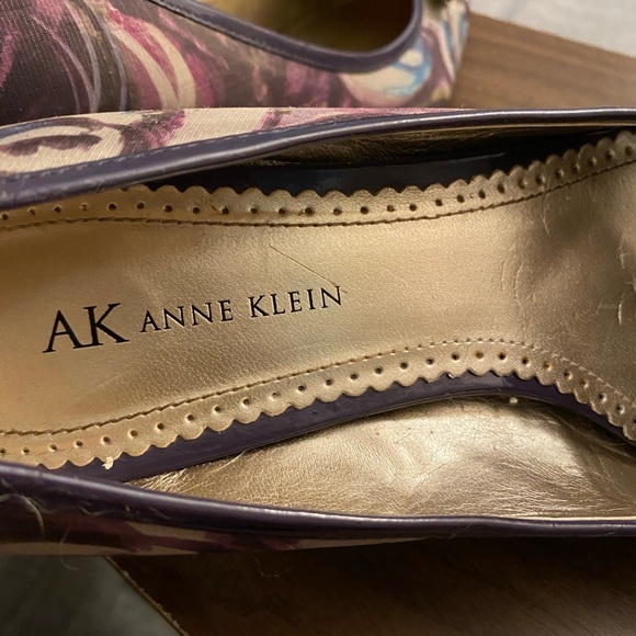 Purple Swirl Anne Klein Size 10 Women’s Heel - Picture 3 of 5